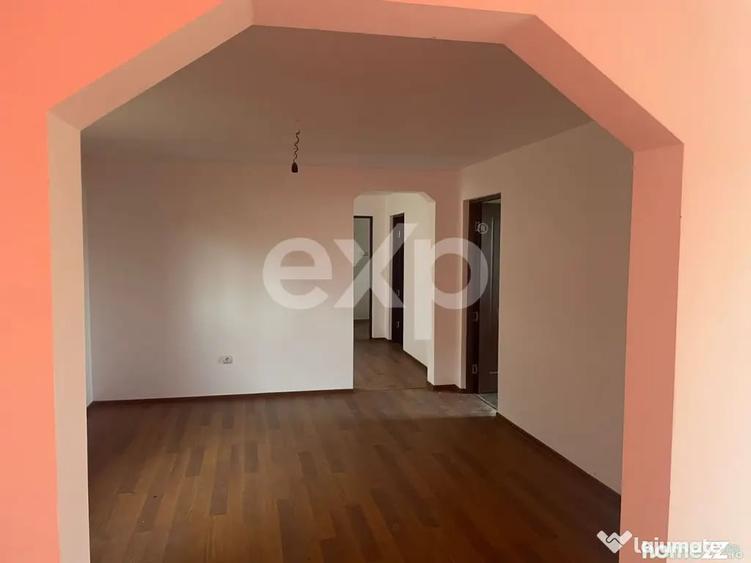 Casă cu 6 camere cu Teren 3646 Mp în Leontinești