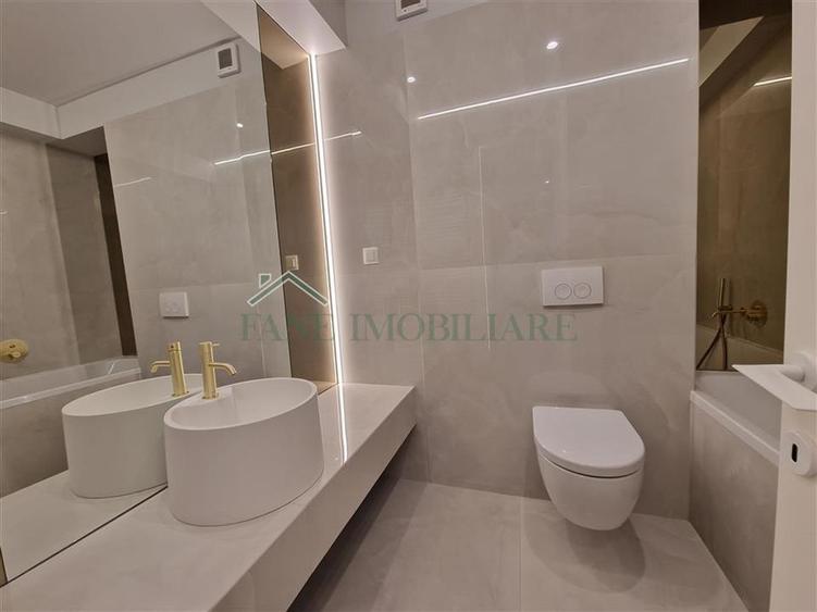 Apartament cu 3 camere decomandat, mobilat în Ultracentral