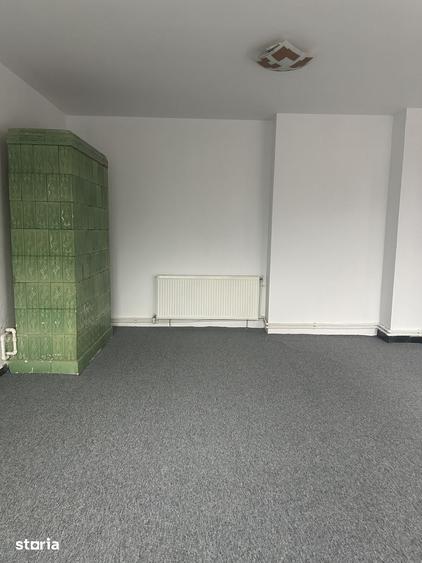 Casă cu 4 camere cu Teren 50 Mp în Central