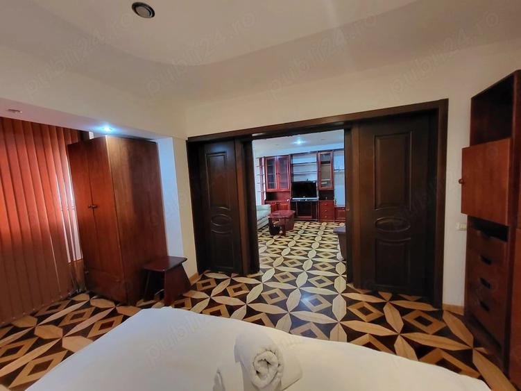 Apartament cu 3 camere semidecomandat în Decebal