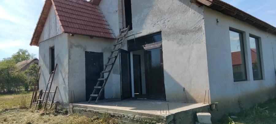 Casă cu Teren 524 Mp în Opatița