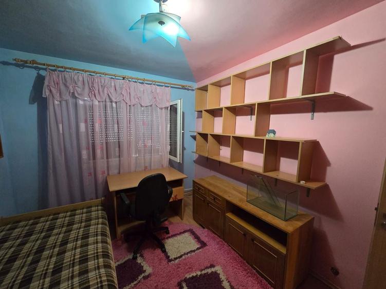 Apartament cu 3 camere decomandat, mobilat în Nord