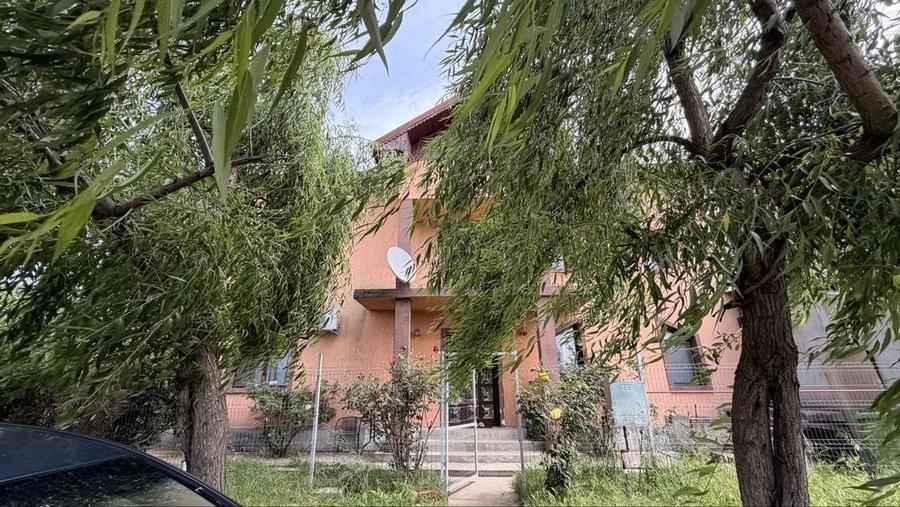Casă cu 4 camere în Central