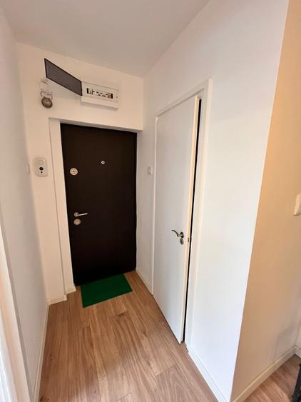 Apartament cu 3 camere semidecomandat în Grigorescu