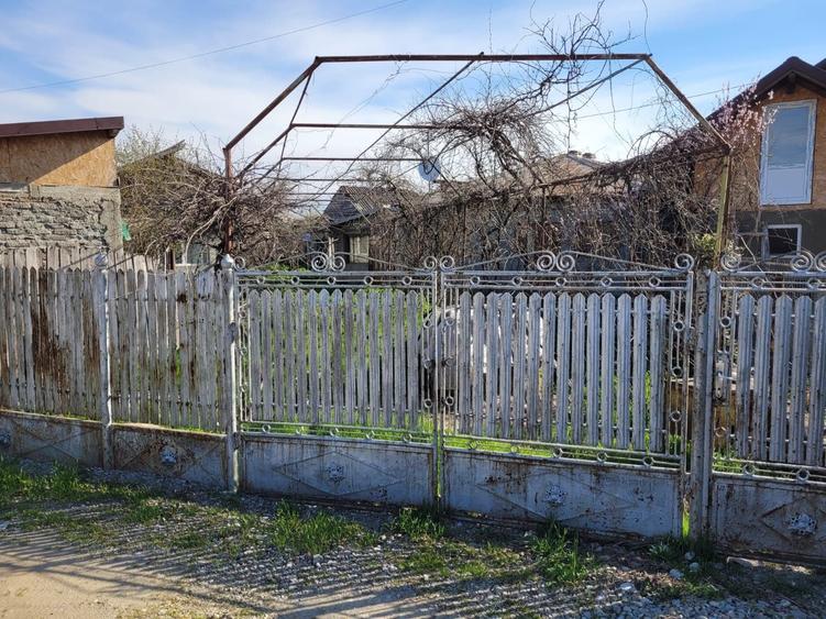 Casă cu 3 camere în Ezeni