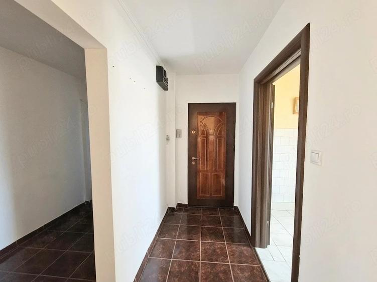 Apartament cu 4 camere decomandat în Ștrand
