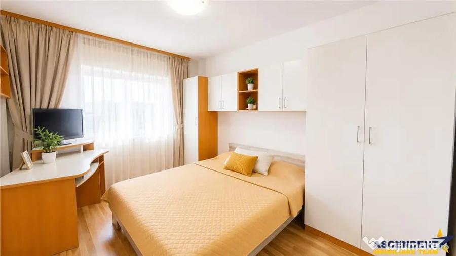 Apartament cu 3 camere decomandat în 13 Decembrie