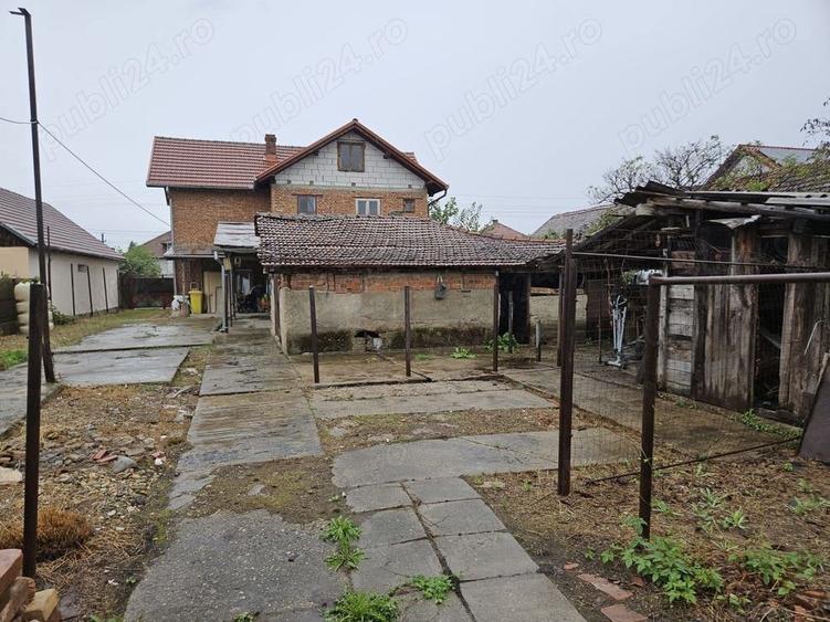 Casă cu 4 camere cu Teren 1105 Mp în Făget