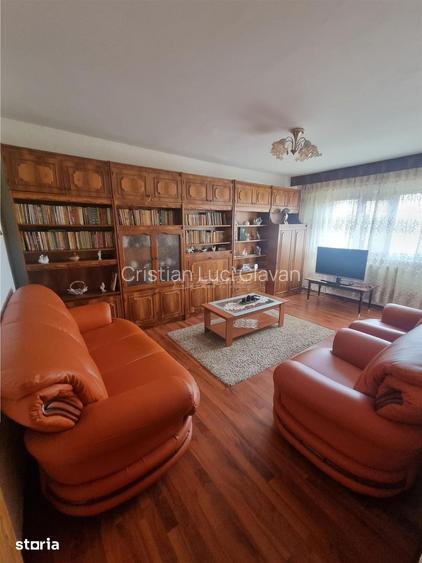 Apartament 3 cam,72 mp , doua bai zona PECO