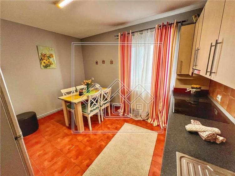 Apartament cu 3 camere decomandat în Șelimbăr