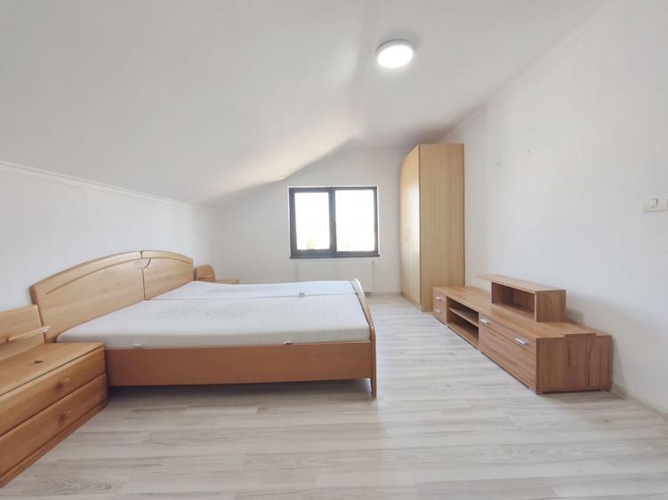 Apartament cu 4 camere decomandat în Central