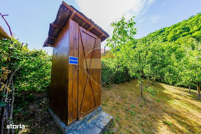 Casă cu 4 camere în Întrerâuri