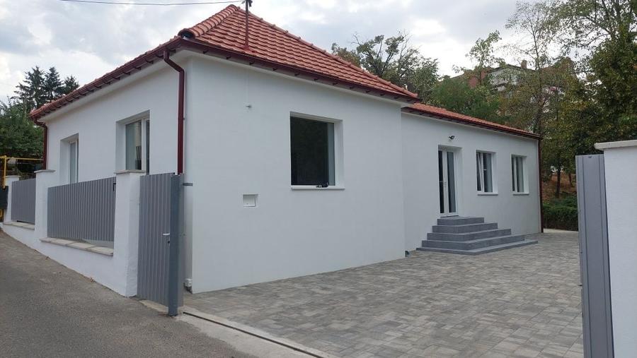 Casa Premium la cheie, singur in curte, 3 dormitoare, living + bucatarie, 2 bai - 3
