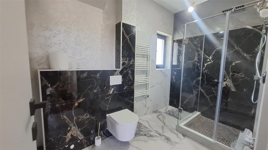 Casă individuală cu 3 camere cu Canalizare în Tomești