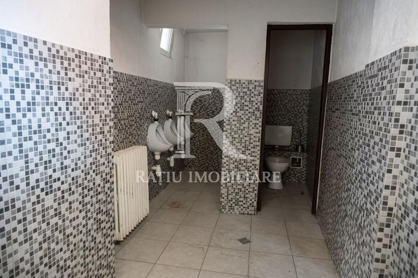 Spațiu comercial, de 300 mp, în Decebal