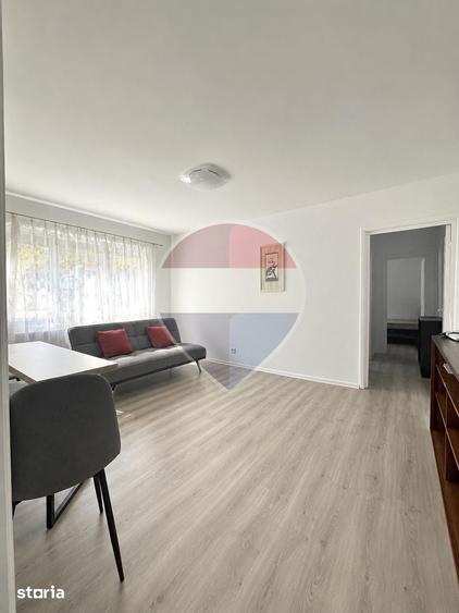Apartament cu 3 camere semidecomandat în Bucovina