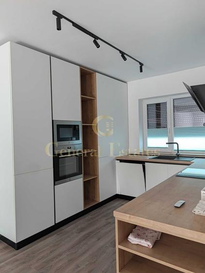 Apartament cu 4 camere în Sud