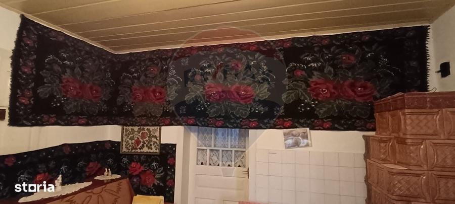 Casă cu 4 camere în Mihoveni