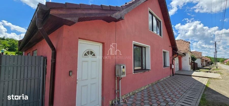 Casă cu 4 camere cu Teren 800 Mp în Saschiz
