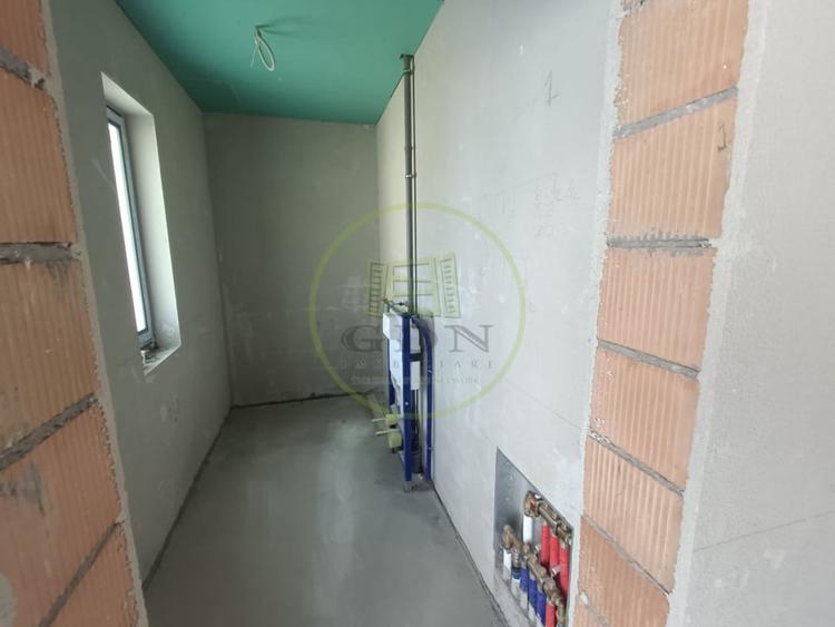 Casă individuală cu 4 camere cu Canalizare în Suseni