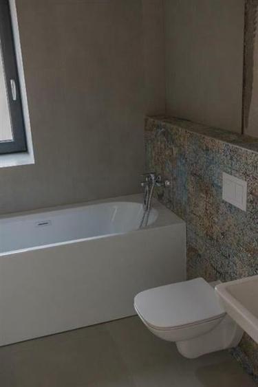 Duplex cu 4 camere cu Canalizare în Bartolomeu