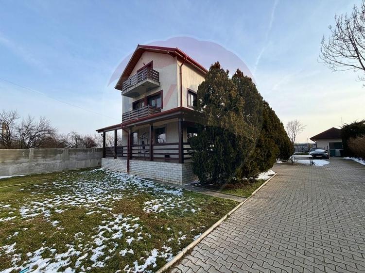 Casă cu 6 camere cu Teren 1200 Mp în Tâncăbești