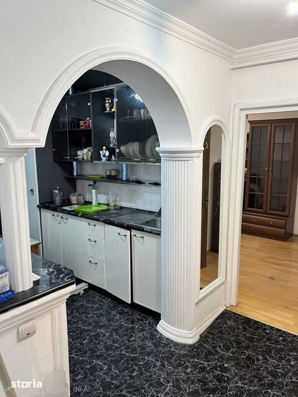 Apartament cu 3 camere decomandat în Sud