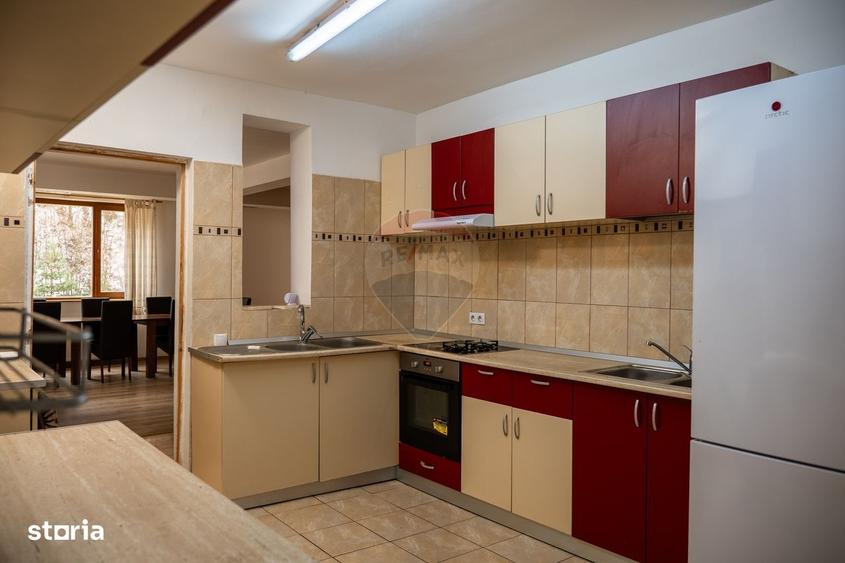 Casă cu 4 camere cu Teren 3300 Mp în Vale
