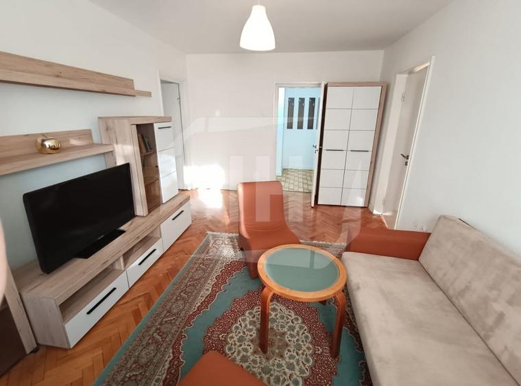 Apartament cu 3 camere semidecomandat, mobilat în Gheorgheni