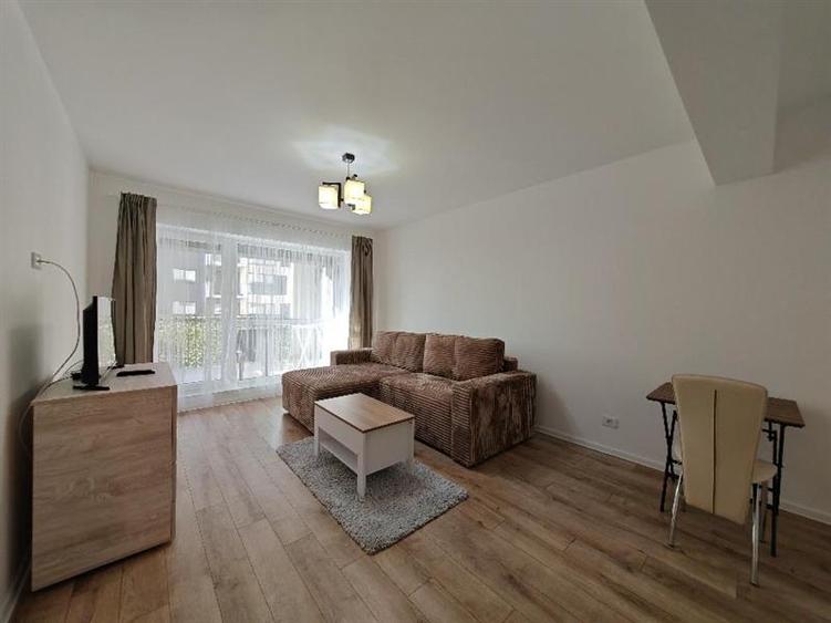 Apartament cu 2 camere decomandat, mobilat în Tractorul