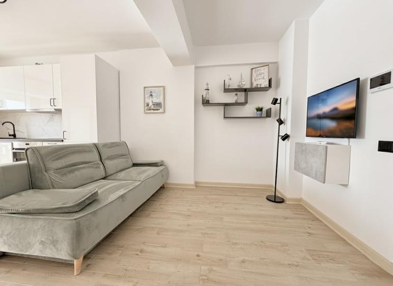 Apartament cu 2 camere semidecomandat, mobilat în Mamaia