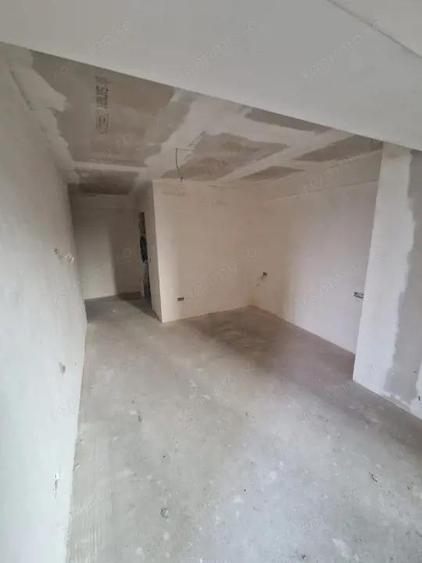 Apartament cu 3 camere decomandat în George Enescu