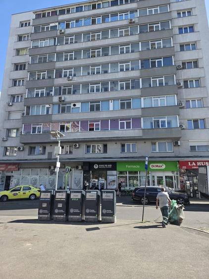 Apartament cu 3 camere semidecomandat în 1 Mai