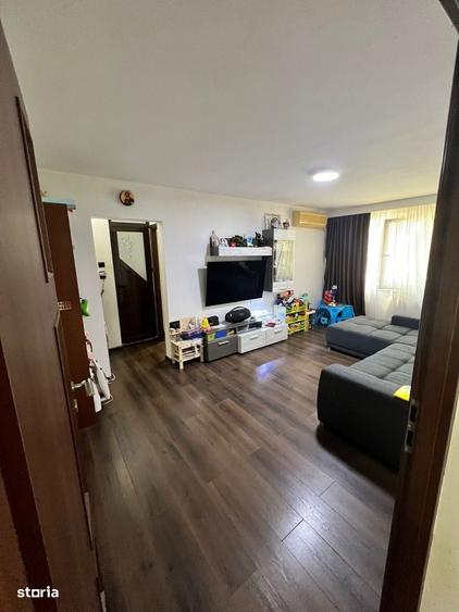 Apartament cu 4 camere semidecomandat în Sălaj