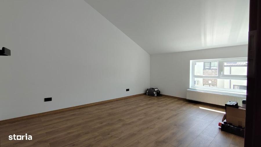 Casă cu 4 camere în Dudu