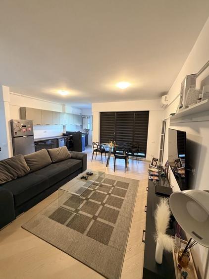 Apartament cu 3 camere decomandat în Mihai Bravu