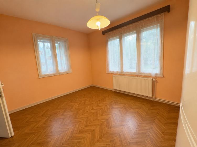 Casă individuală cu 4 camere cu Teren 320 Mp în Central