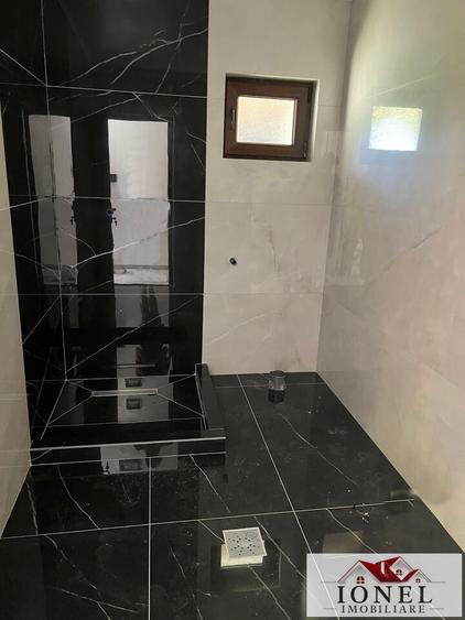 Casă individuală cu 5 camere cu Teren 16000 Mp în Horea