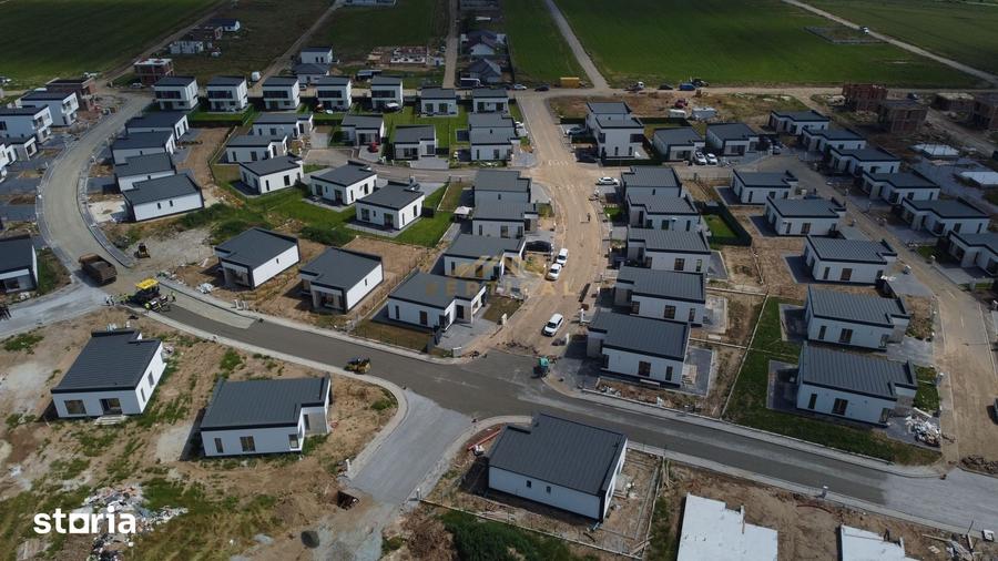 Casă cu 4 camere cu Teren 323 Mp în Vidra