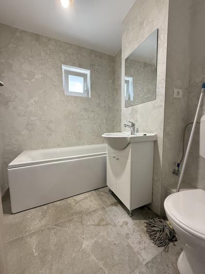 Apartament cu 3 camere decomandat, mobilat în Lipovei
