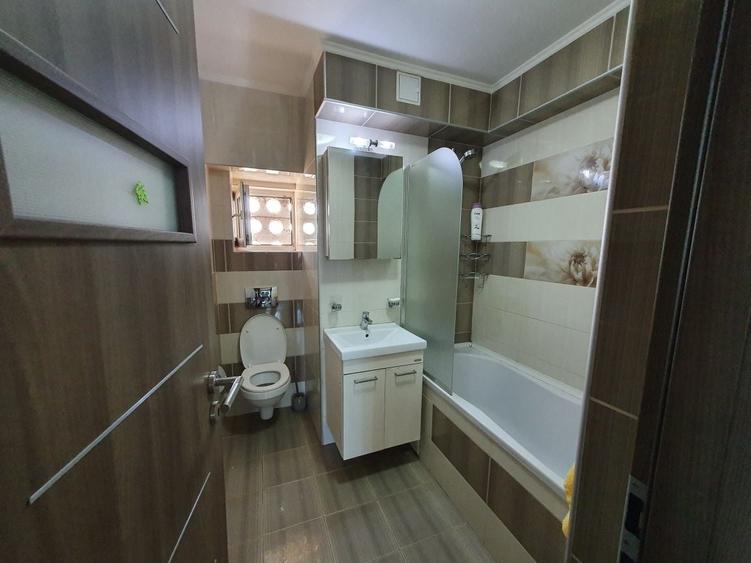 Apartament cu 3 camere semidecomandat în Mihail Kogălniceanu
