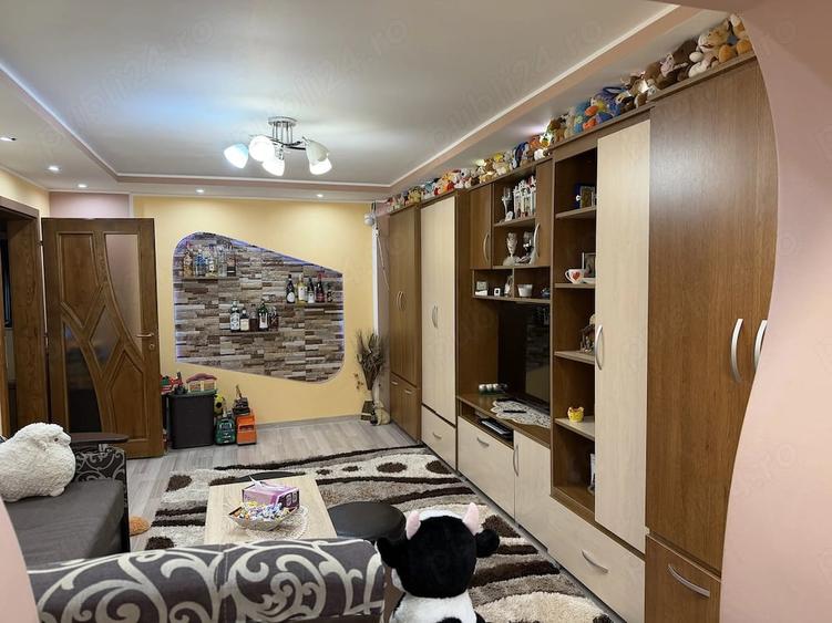 Apartament cu 2 camere decomandat în Exterior Vest