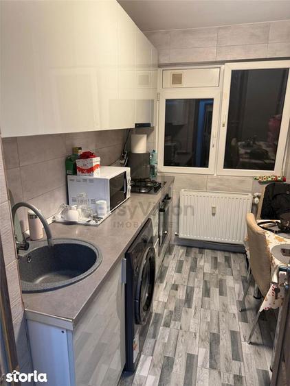 Apartament cu 2 camere semidecomandat, mobilat în Chitila