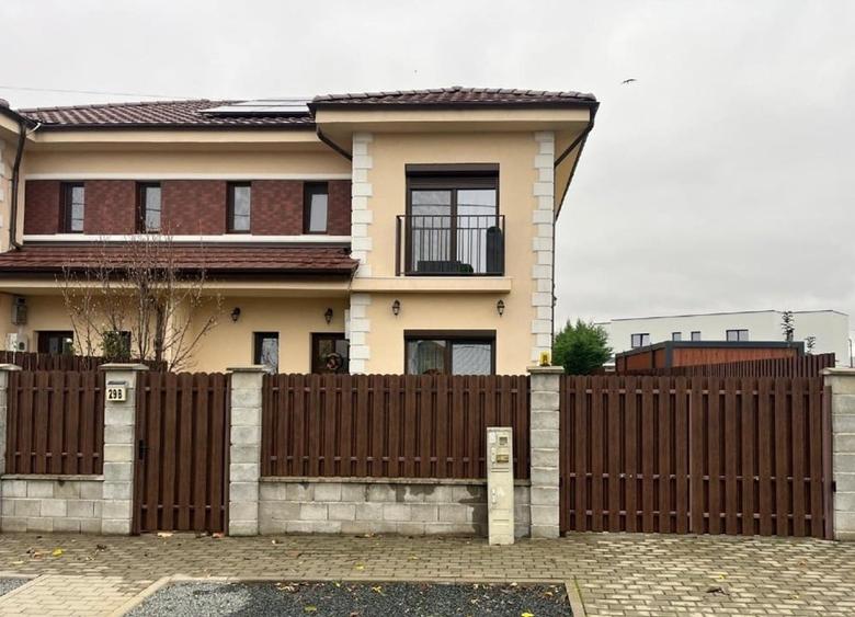 Duplex cu 4 camere cu Canalizare în Moșnița Veche