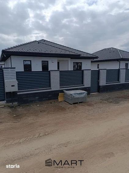 Casă cu 4 camere cu Teren 500 Mp în Tărlungeni