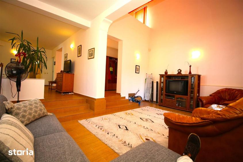 Casă cu 6 camere cu Teren 500 Mp în Nord