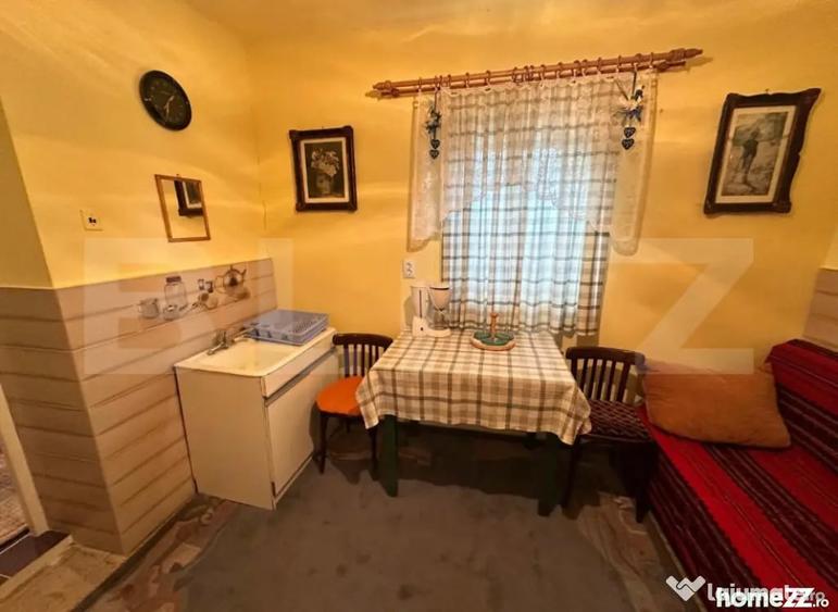 Casă cu 2 camere cu Teren 690 Mp în Petrești