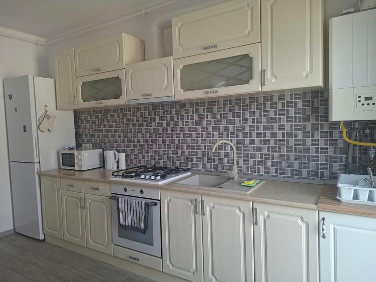 Apartament 2 camere decomandat, etaj 2 mobilat +utilat - 1