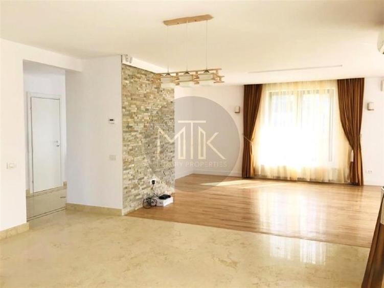 Duplex cu 6 camere cu Piscina în Pipera