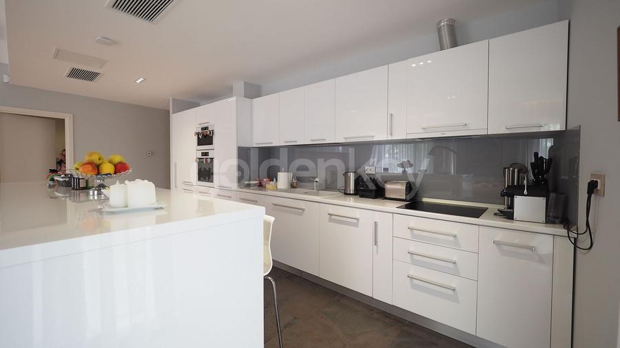 Apartament cu 4 camere decomandat, mobilat în Aviației